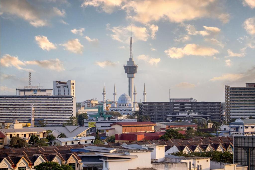 Rocana Hotel Kuantan Buitenkant foto