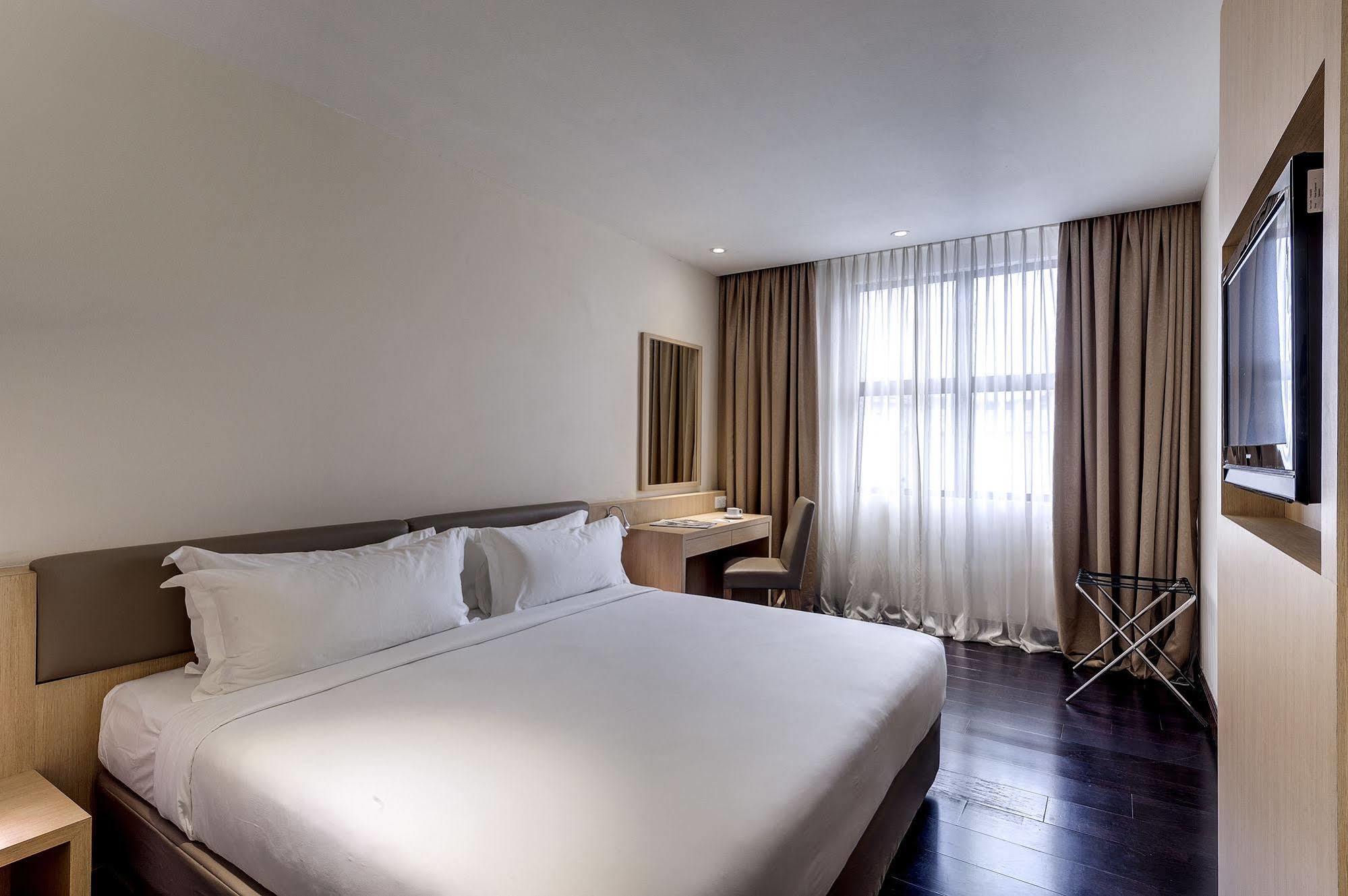 Rocana Hotel Kuantan Buitenkant foto